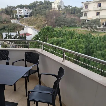 Yulia Golem (Tirana)